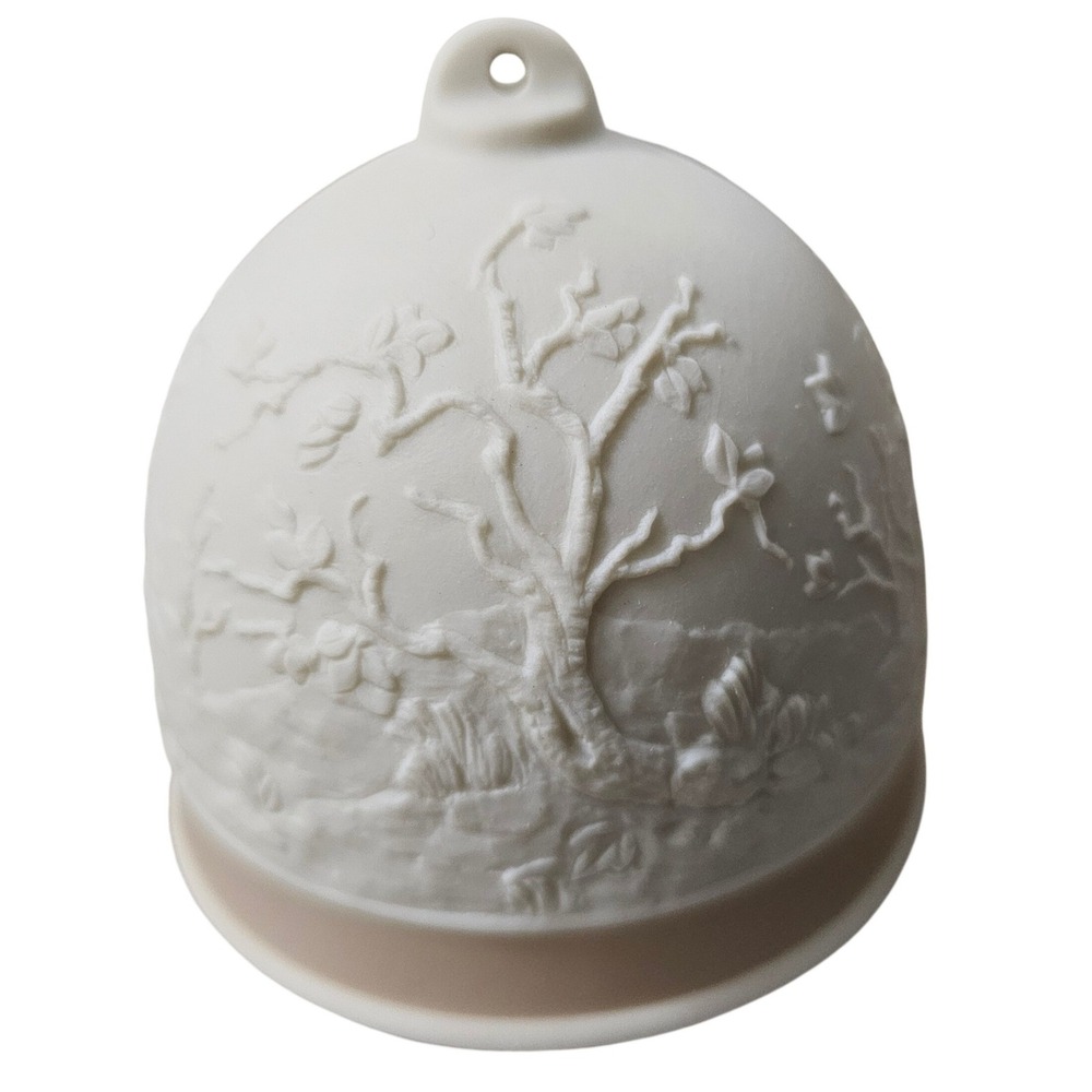 Lladro 1991 Fall Bell Collectors Society Matte‎ Porcelain Ornament White Tan
